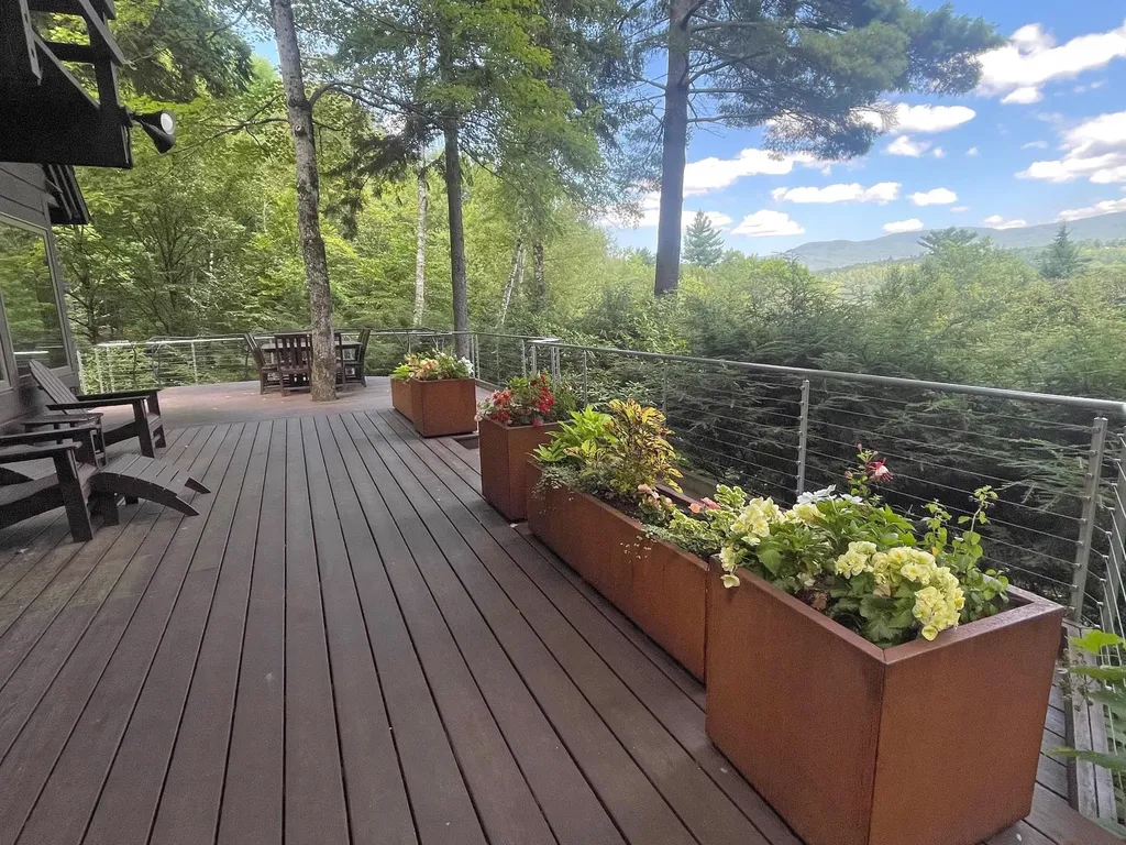 190 Upper Pines Road Warren VT 05674