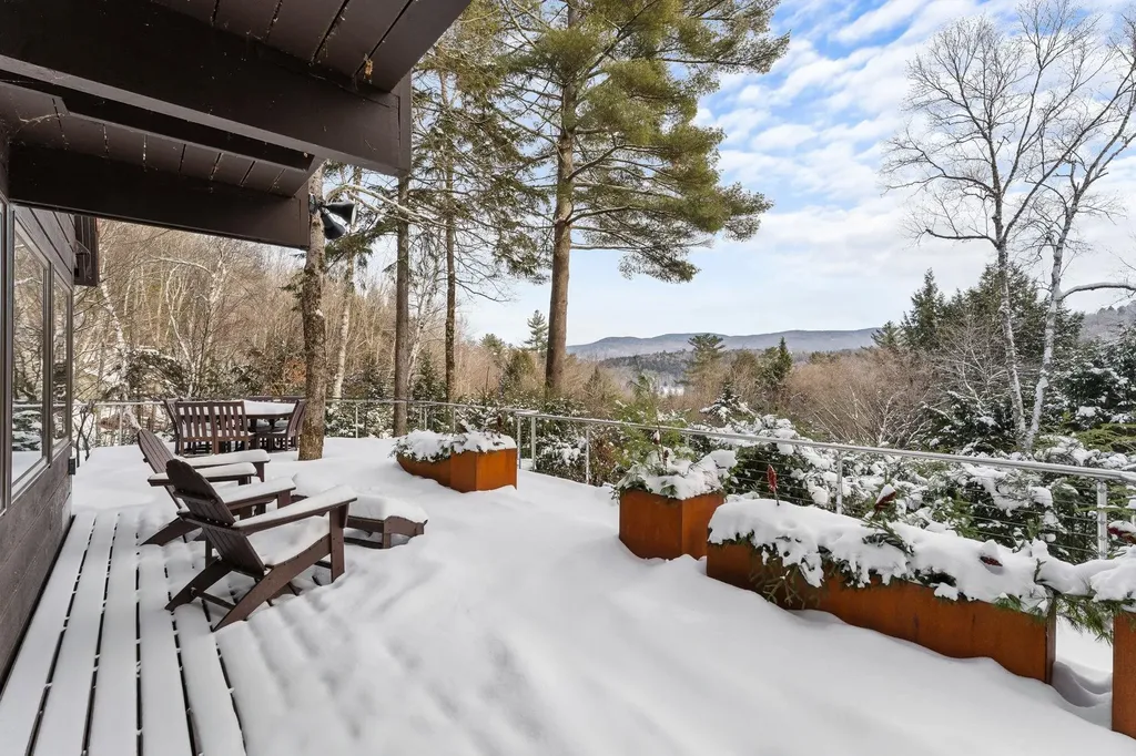 190 Upper Pines Road Warren VT 05674