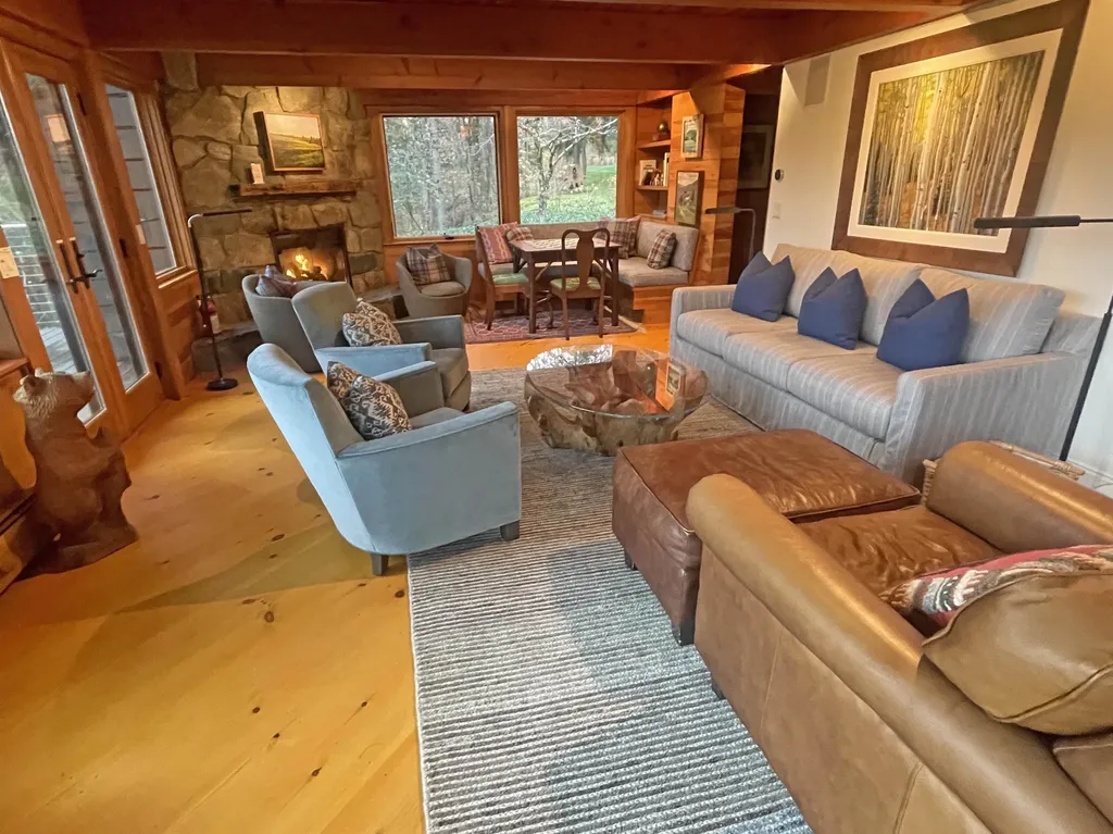 190 Upper Pines Road Warren VT 05674