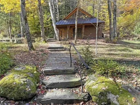 190 Upper Pines Road Warren VT 05674