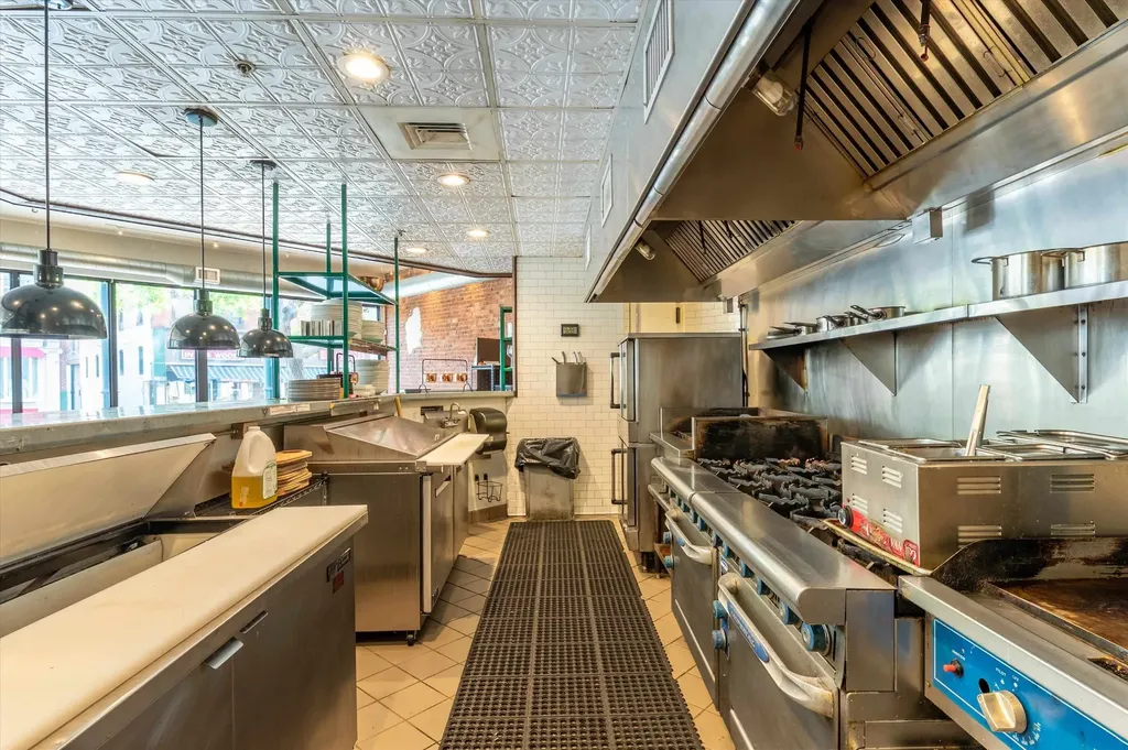 136 Main Street Brattleboro VT 05301