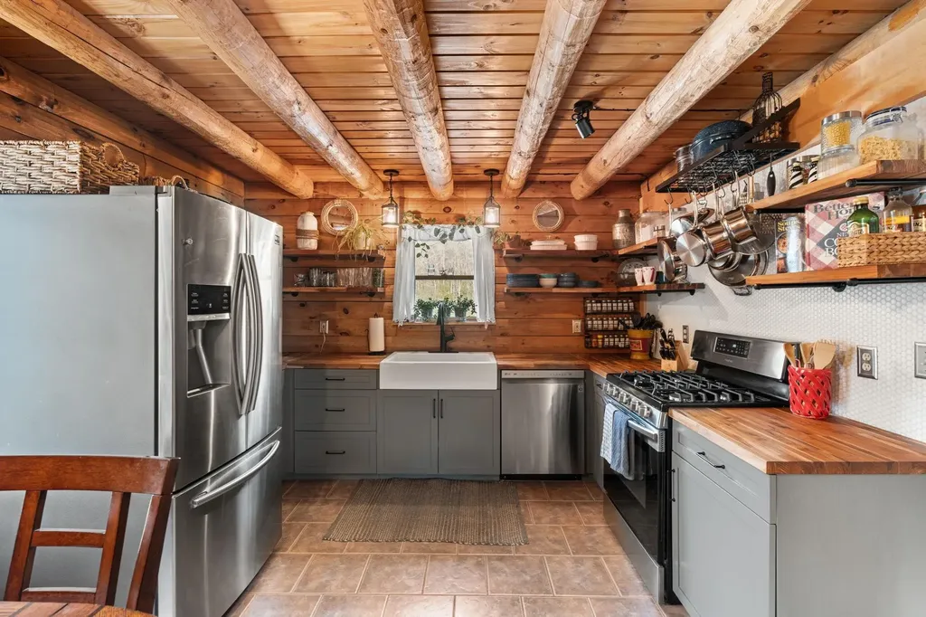 1 Oak Ridge Road Nottingham NH 03290