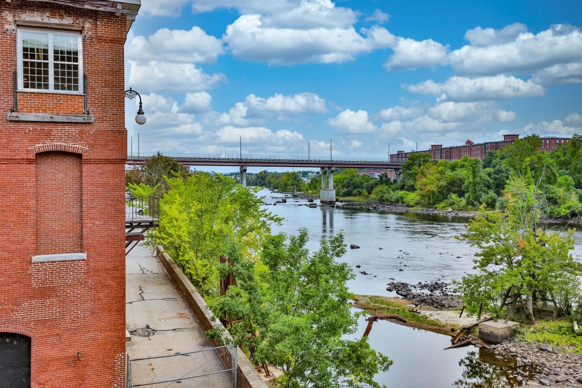 670 North Commercial Street Manchester NH 03101