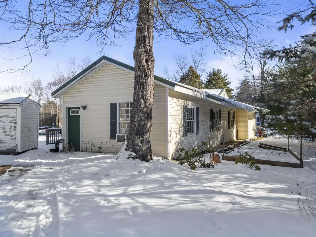 1025 Nh Route 11 Farmington NH 03835