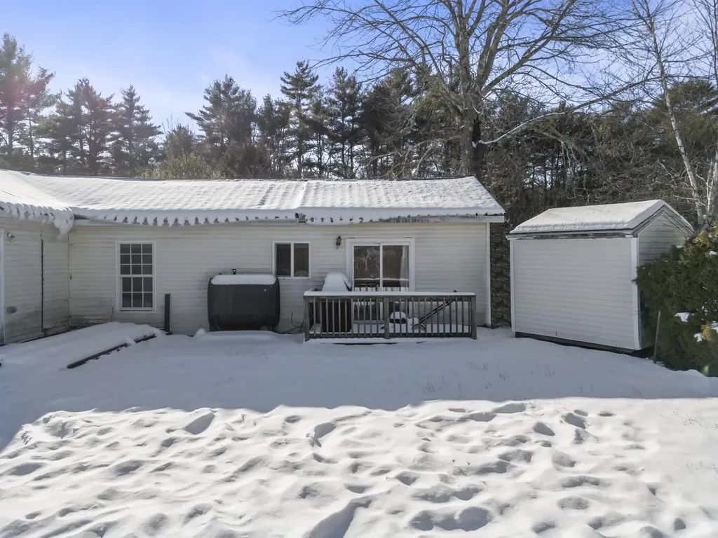 1025 Nh Route 11 Farmington NH 03835