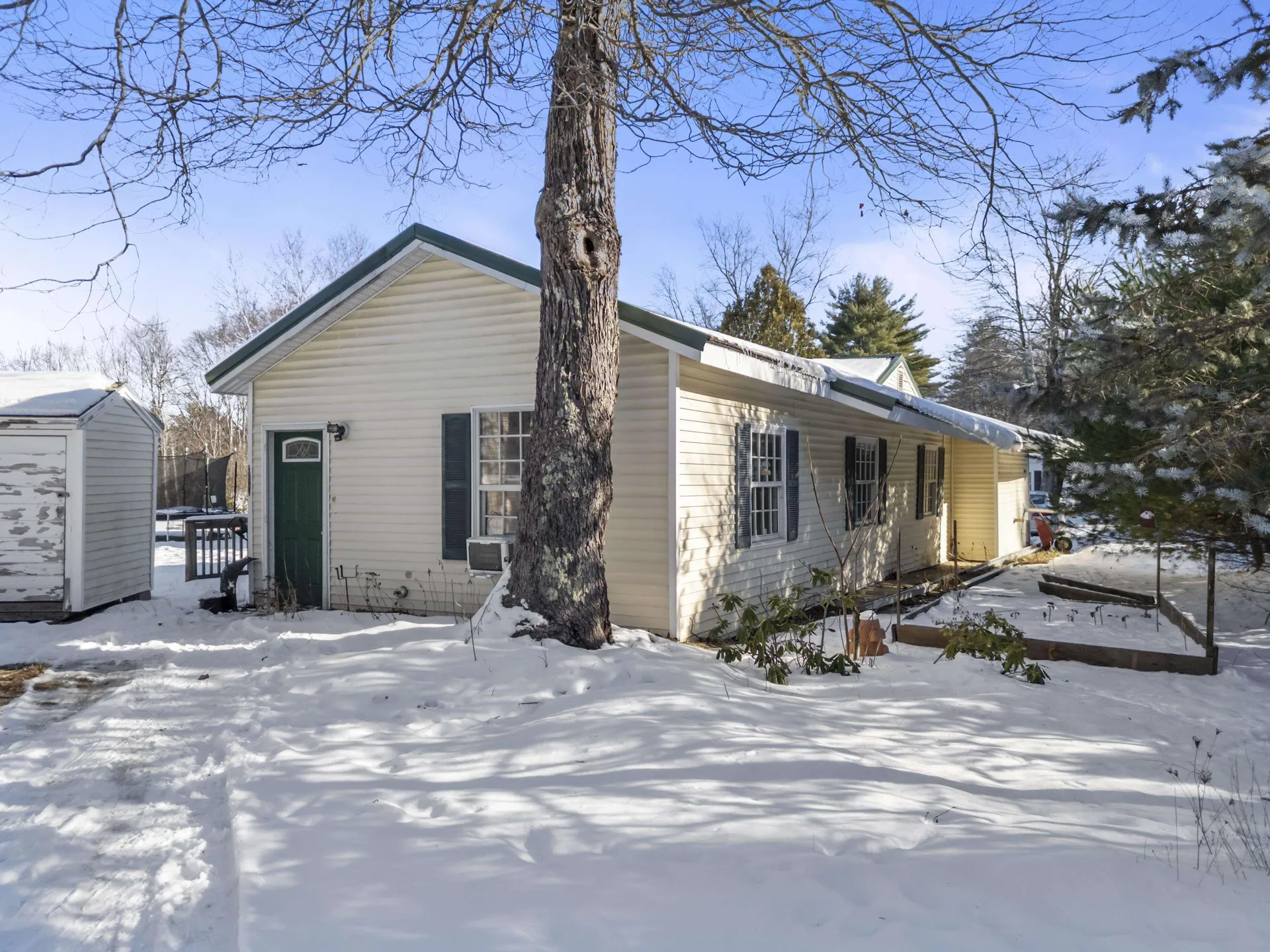 1025 Nh Route 11 Farmington NH 03835