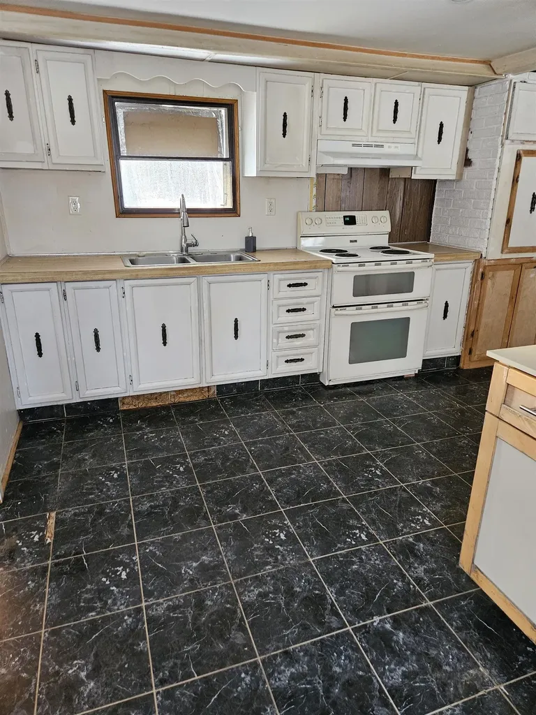 4 Dunn Avenue Campton NH 03223