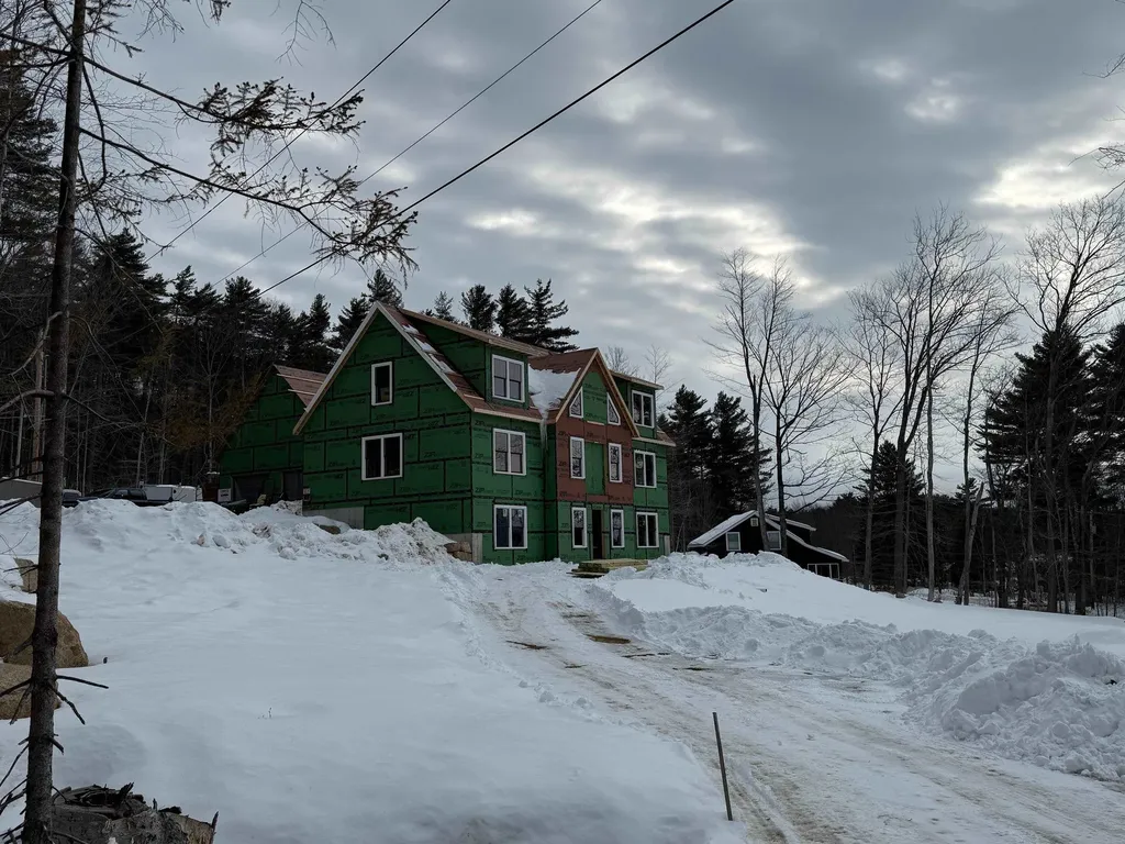 16 Burdett Road Bartlett NH 03847