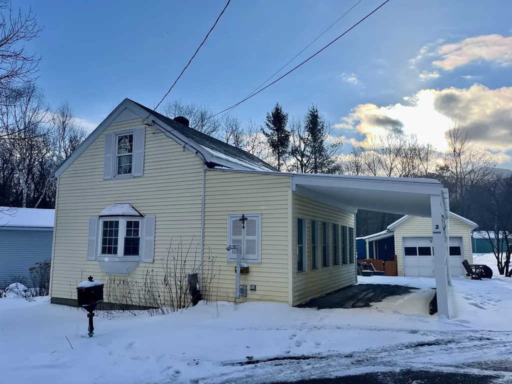2 Bell Street Gorham NH 03581