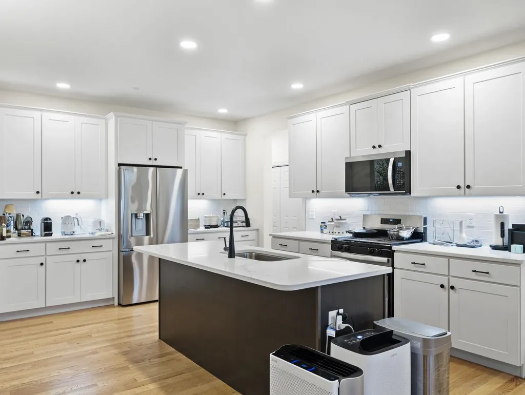 44 Sheffield Way Londonderry NH 03053