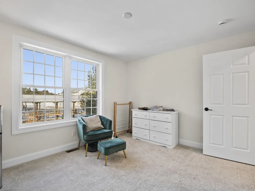 44 Sheffield Way Londonderry NH 03053