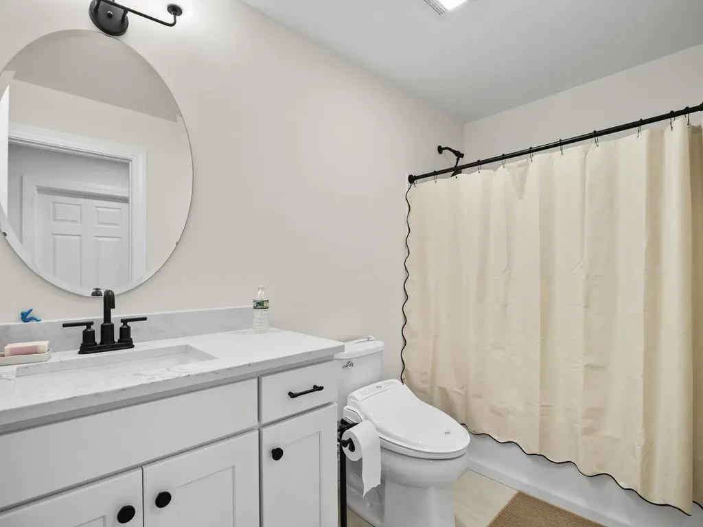 44 Sheffield Way Londonderry NH 03053