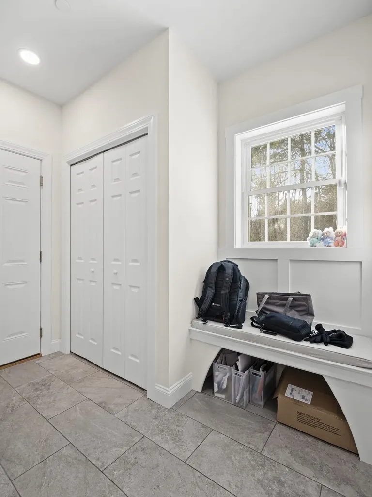 44 Sheffield Way Londonderry NH 03053