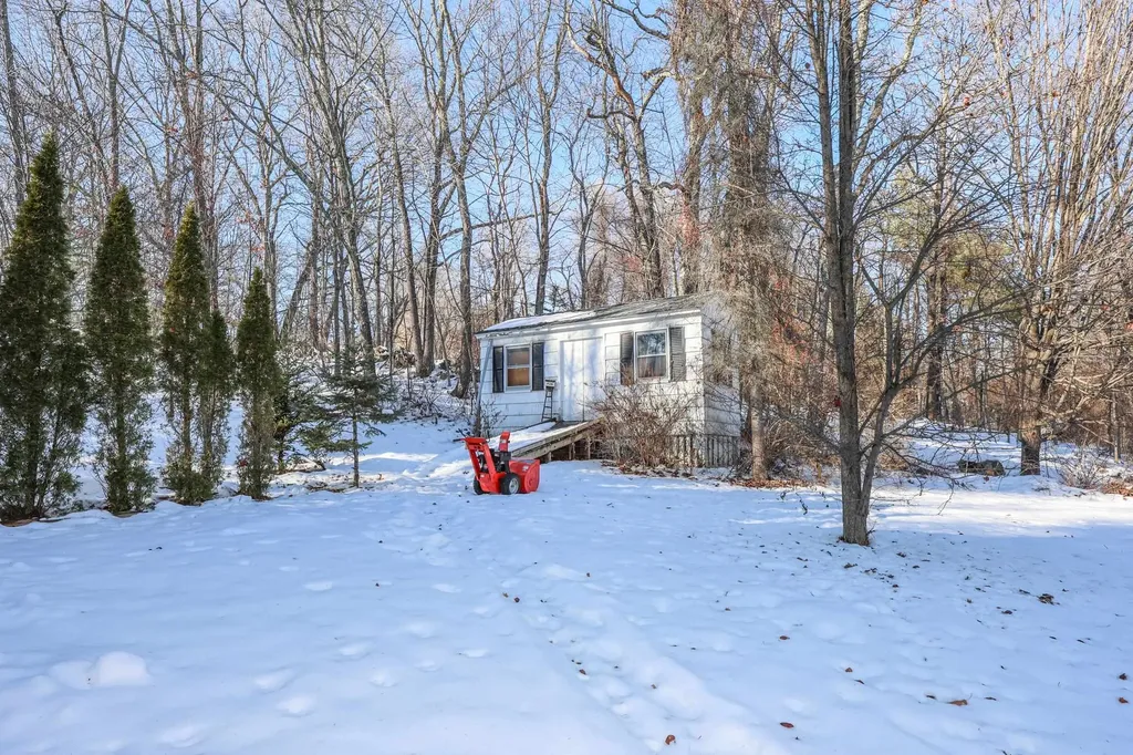 282 Wallace Road Bedford NH 03110