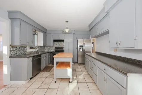 282 Wallace Road Bedford NH 03110