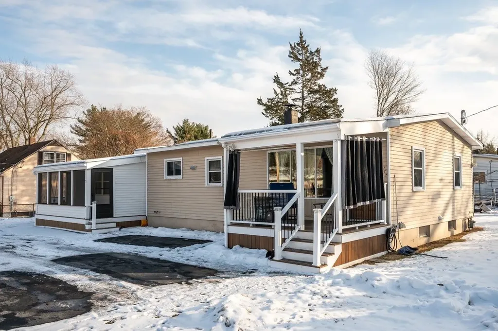 172 Ledge Street Nashua NH 03060