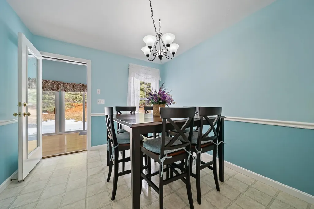 74 Pleasant Street Windham NH 03087