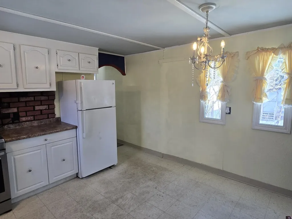 14 Anthony Circle Swanzey NH 03446