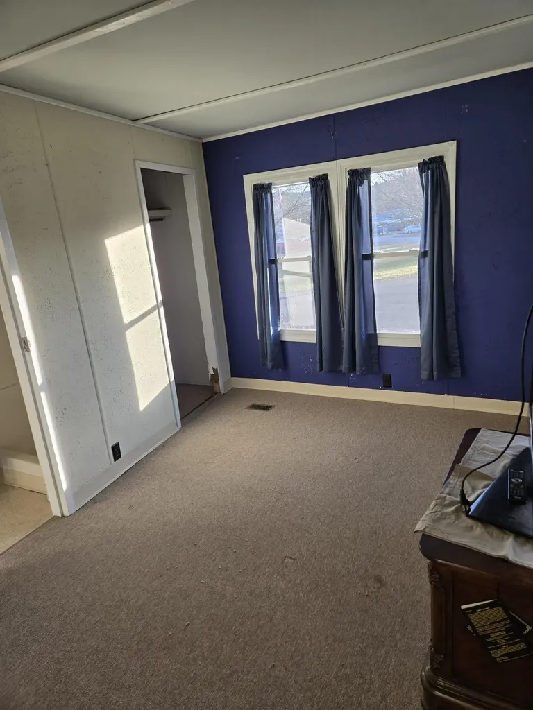 14 Anthony Circle Swanzey NH 03446