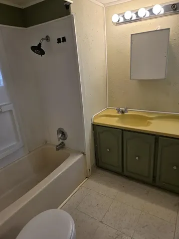 14 Anthony Circle Swanzey NH 03446