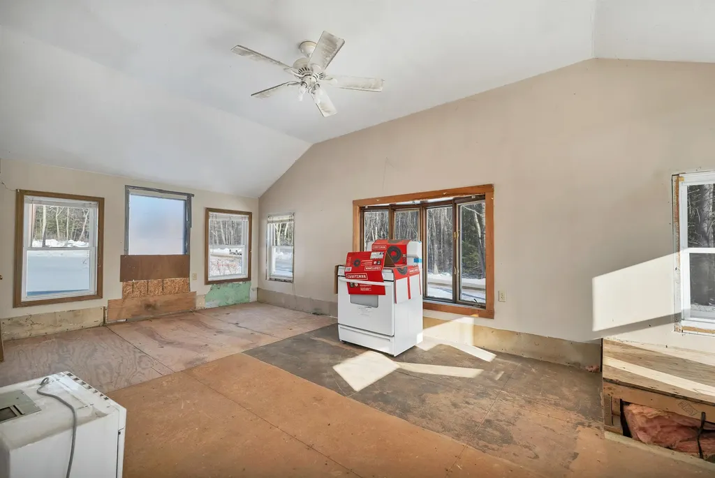 385 Jackman Pond Road Tamworth NH 03886