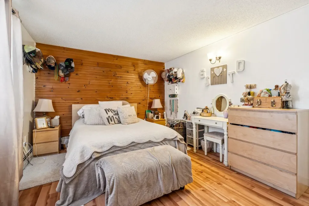 724 South Windsor Street Royalton VT 05068