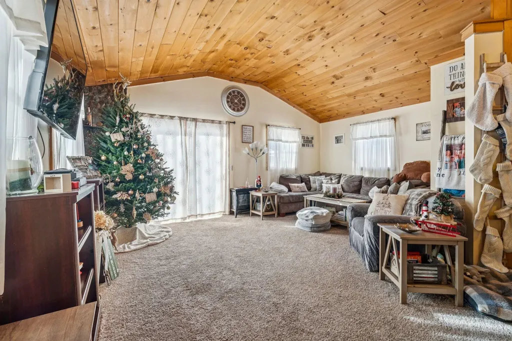 724 South Windsor Street Royalton VT 05068