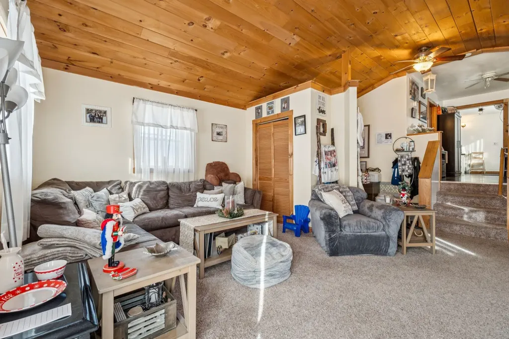 724 South Windsor Street Royalton VT 05068