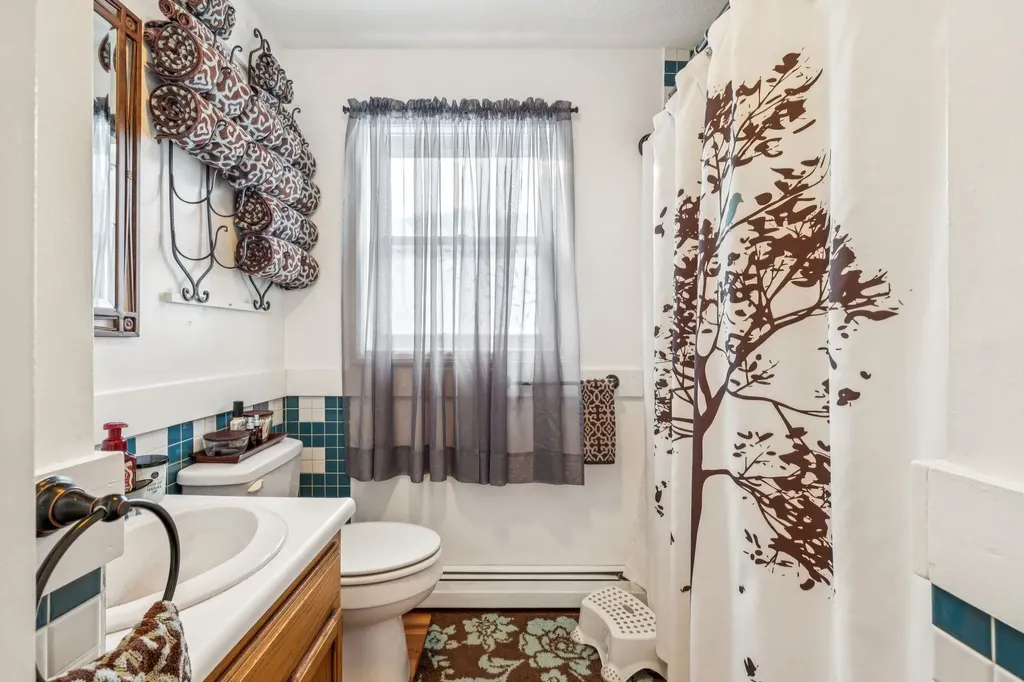 724 South Windsor Street Royalton VT 05068