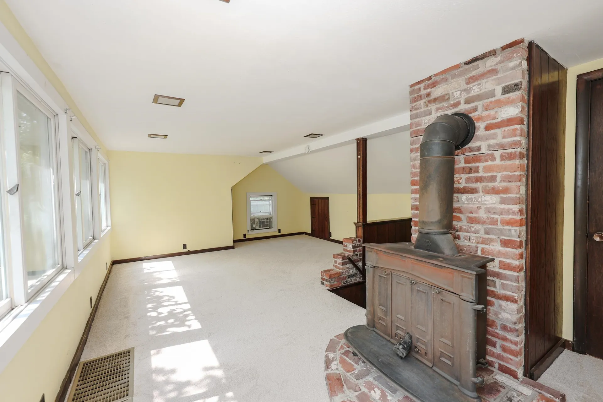 30 Baker Street Hudson NH 03051