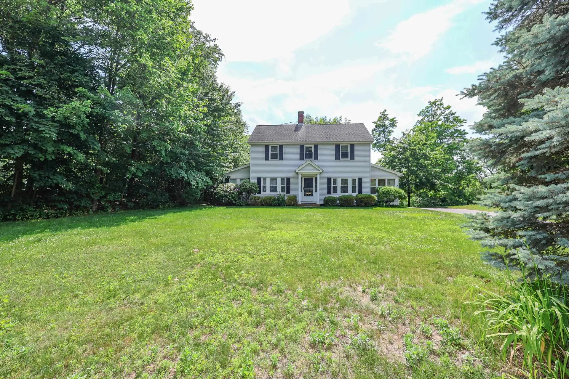 30 Baker Street Hudson NH 03051