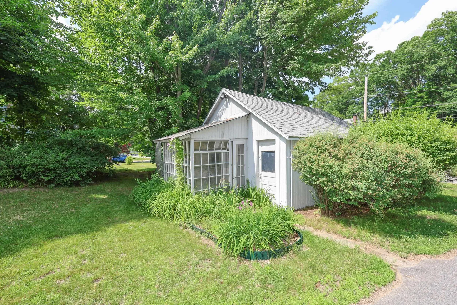 30 Baker Street Hudson NH 03051