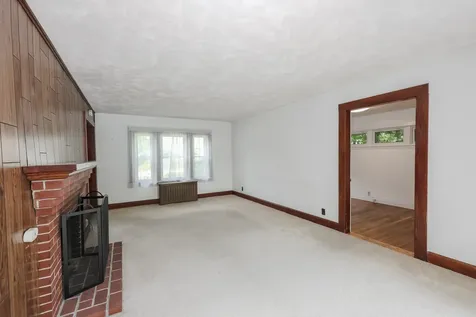 30 Baker Street Hudson NH 03051