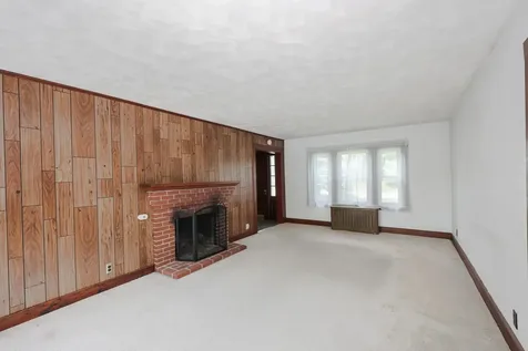 30 Baker Street Hudson NH 03051
