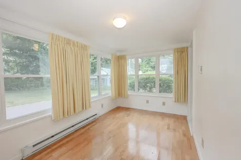 30 Baker Street Hudson NH 03051