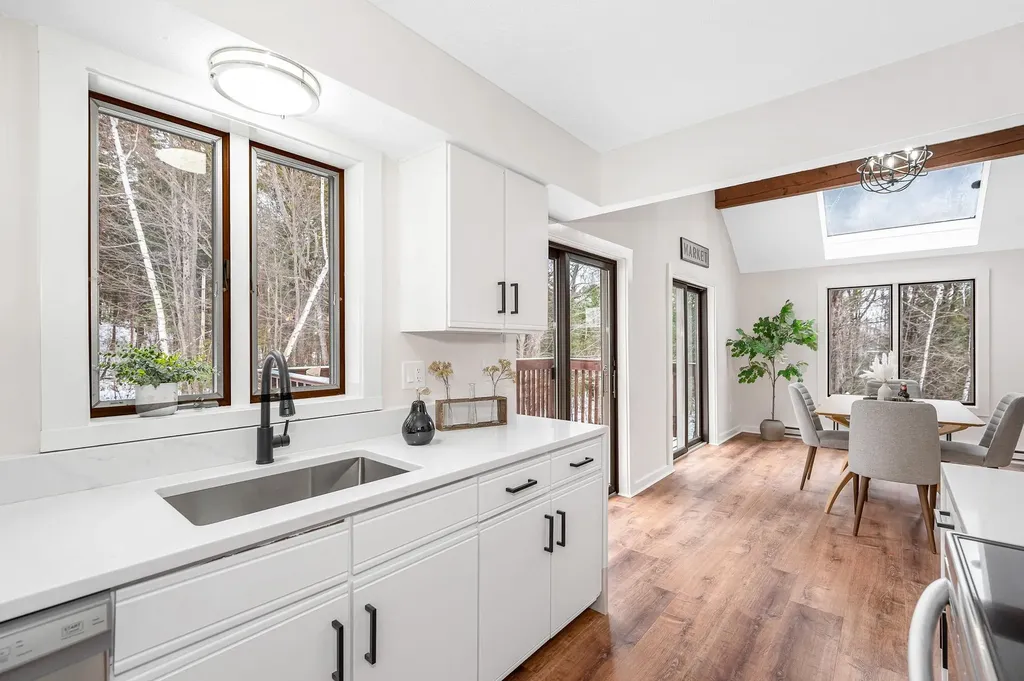 27 Mountainside Lane Francestown NH 03043-0000