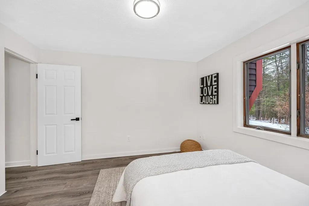 27 Mountainside Lane Francestown NH 03043-0000