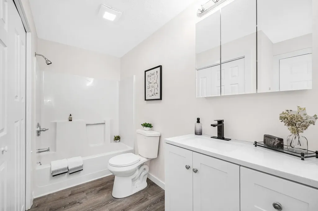 27 Mountainside Lane Francestown NH 03043-0000