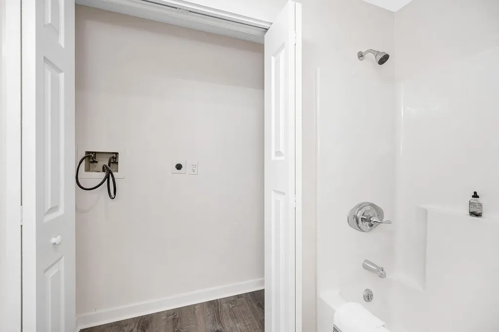 27 Mountainside Lane Francestown NH 03043-0000