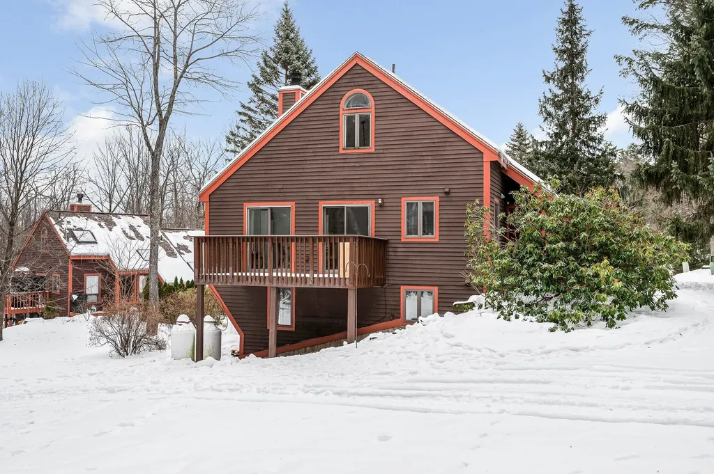 27 Mountainside Lane Francestown NH 03043-0000