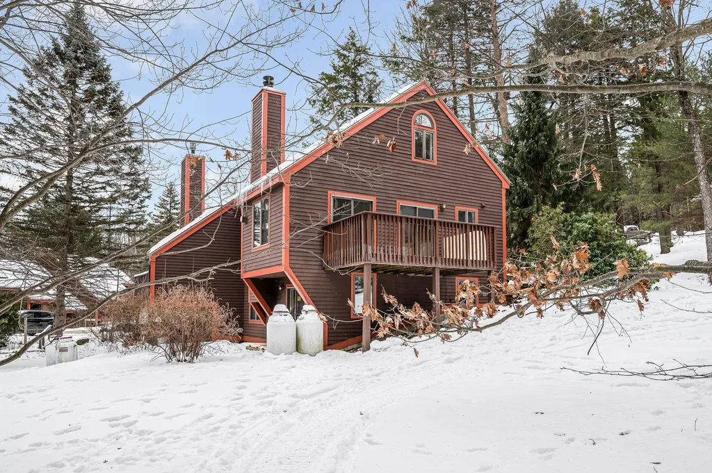 27 Mountainside Lane Francestown NH 03043-0000