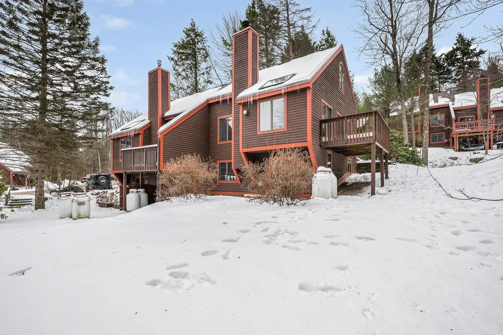 27 Mountainside Lane Francestown NH 03043-0000