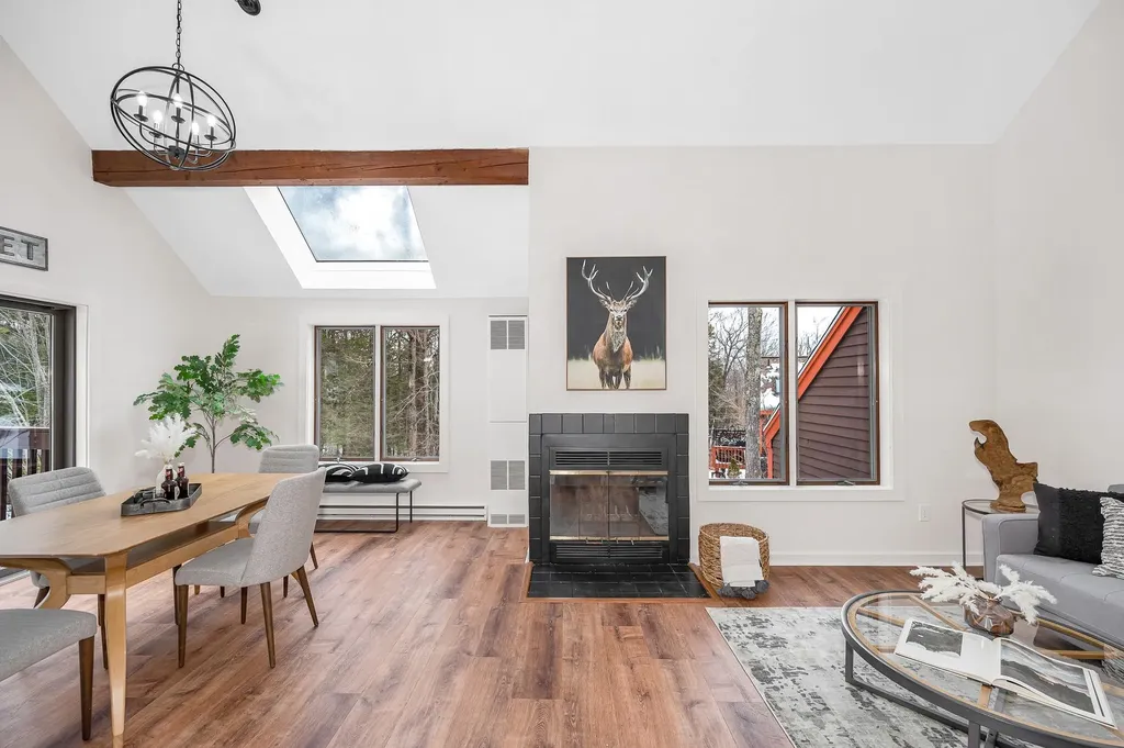 27 Mountainside Lane Francestown NH 03043-0000