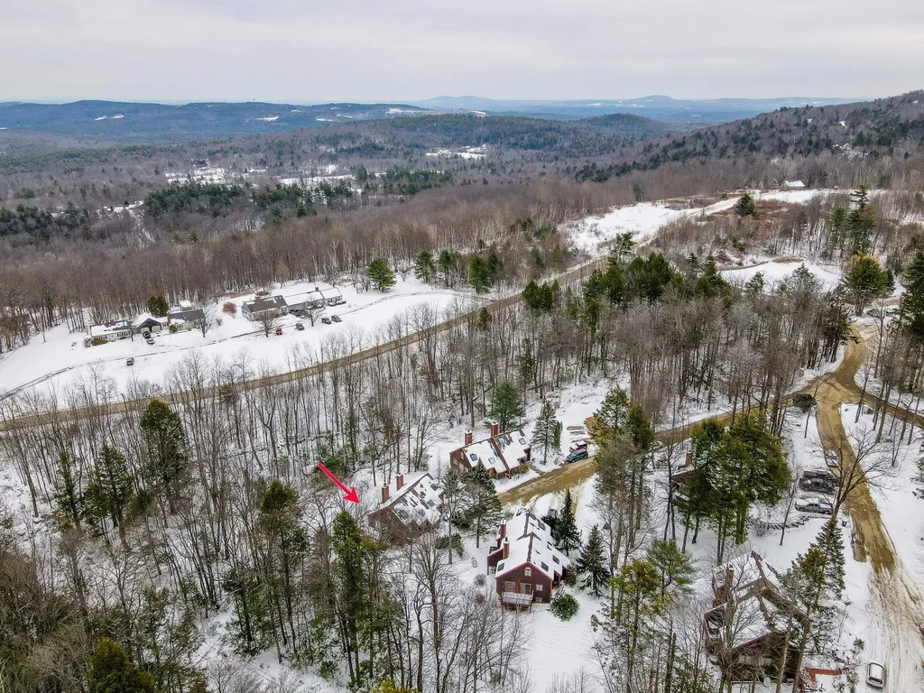 27 Mountainside Lane Francestown NH 03043-0000