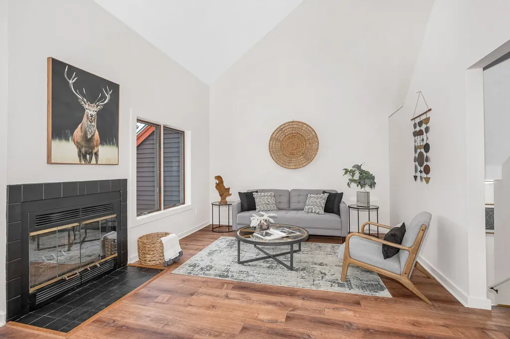 27 Mountainside Lane Francestown NH 03043-0000