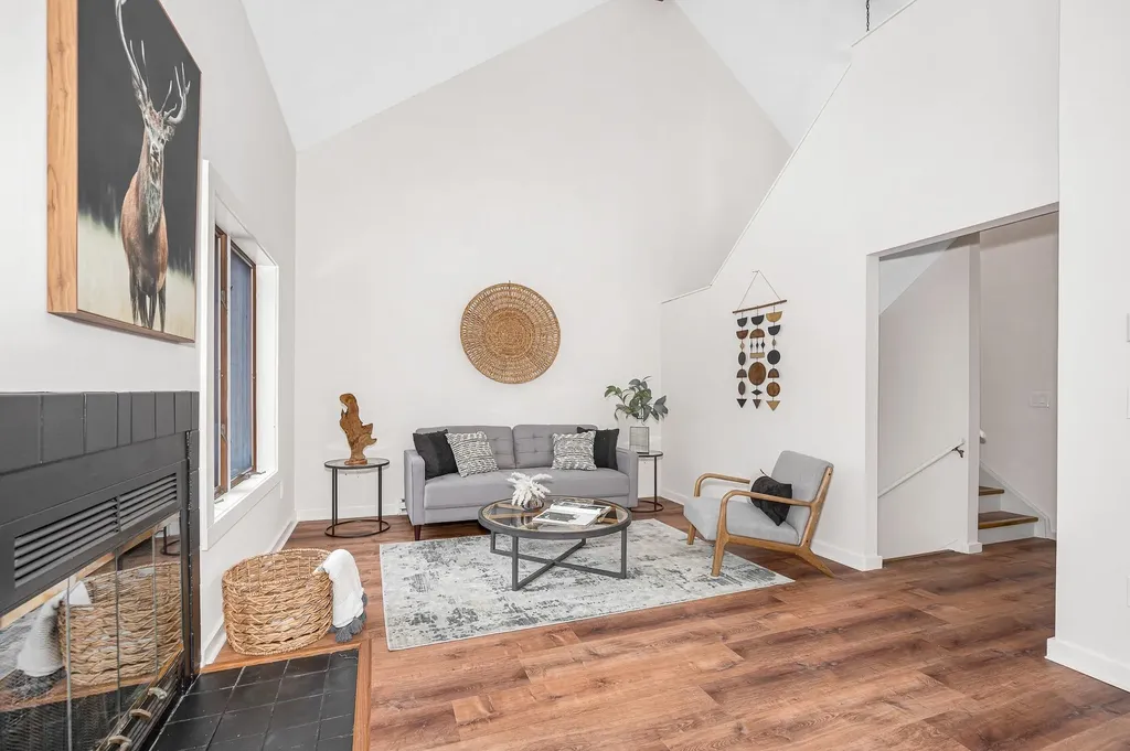 27 Mountainside Lane Francestown NH 03043-0000