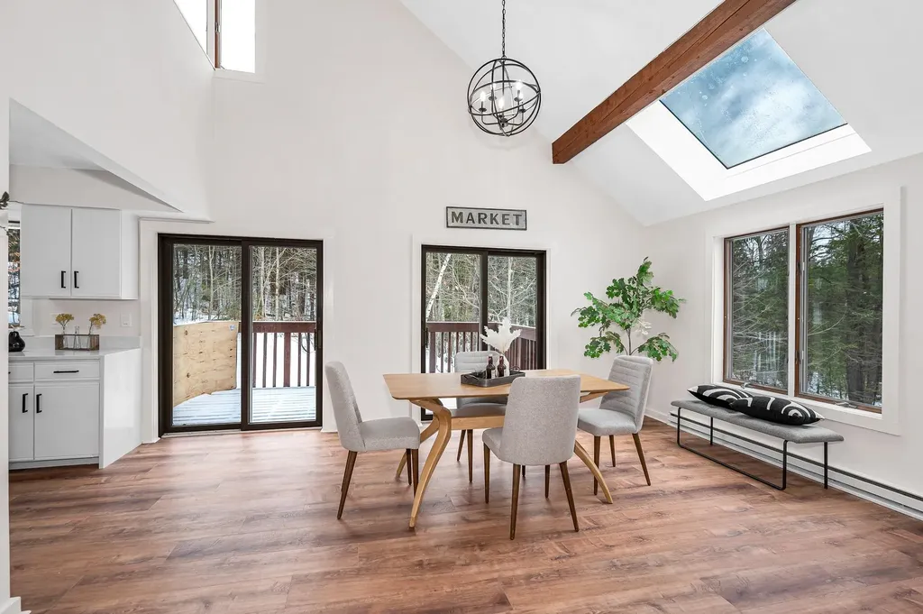 27 Mountainside Lane Francestown NH 03043-0000