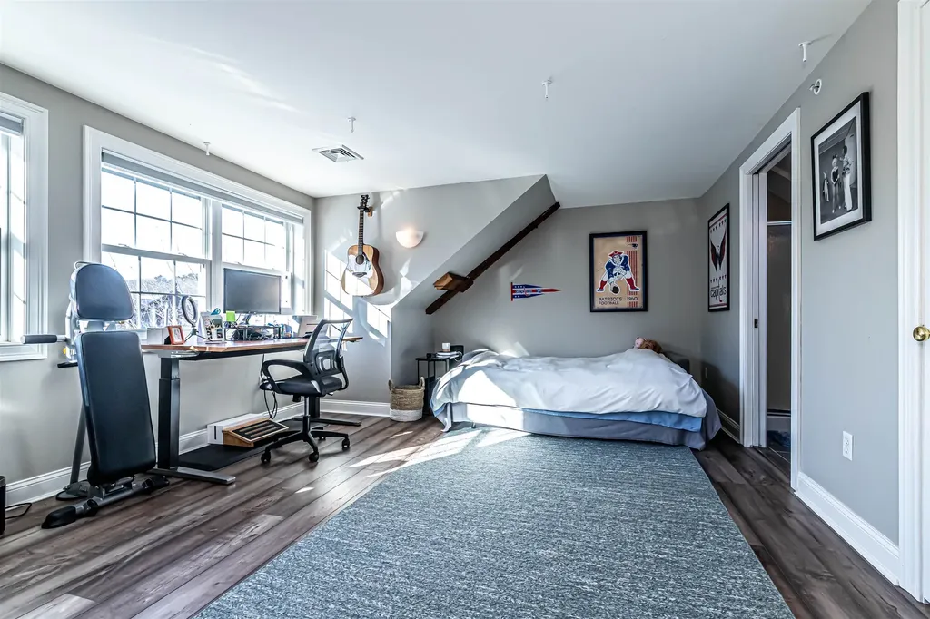 6 Bay Road Newmarket NH 03857