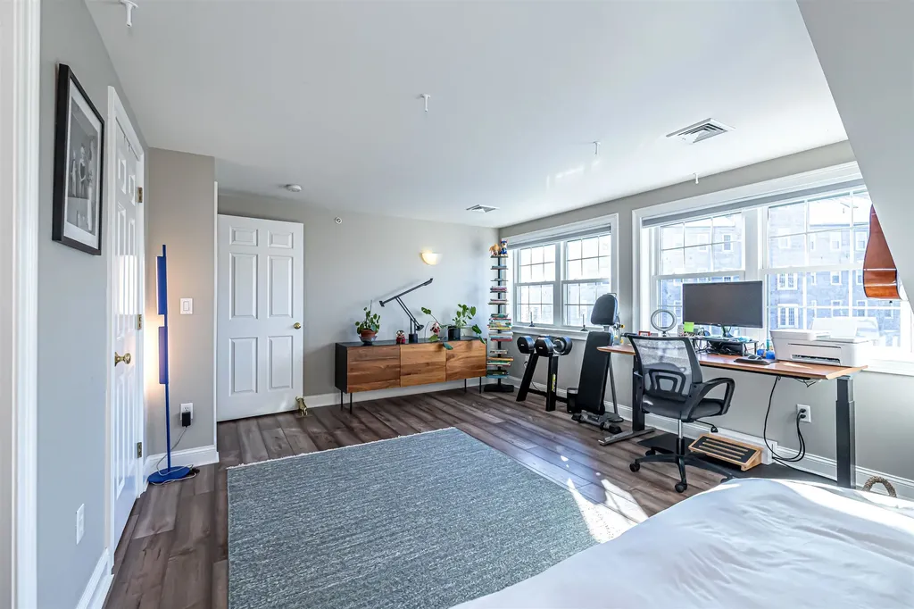 6 Bay Road Newmarket NH 03857