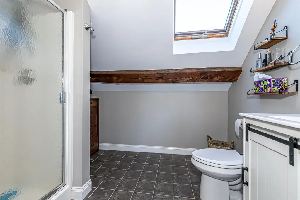 6 Bay Road Newmarket NH 03857